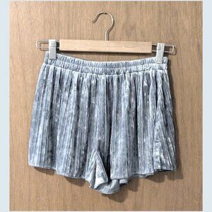Forever 21 Pull On Pleated Silver Metallic Velvet Shorts